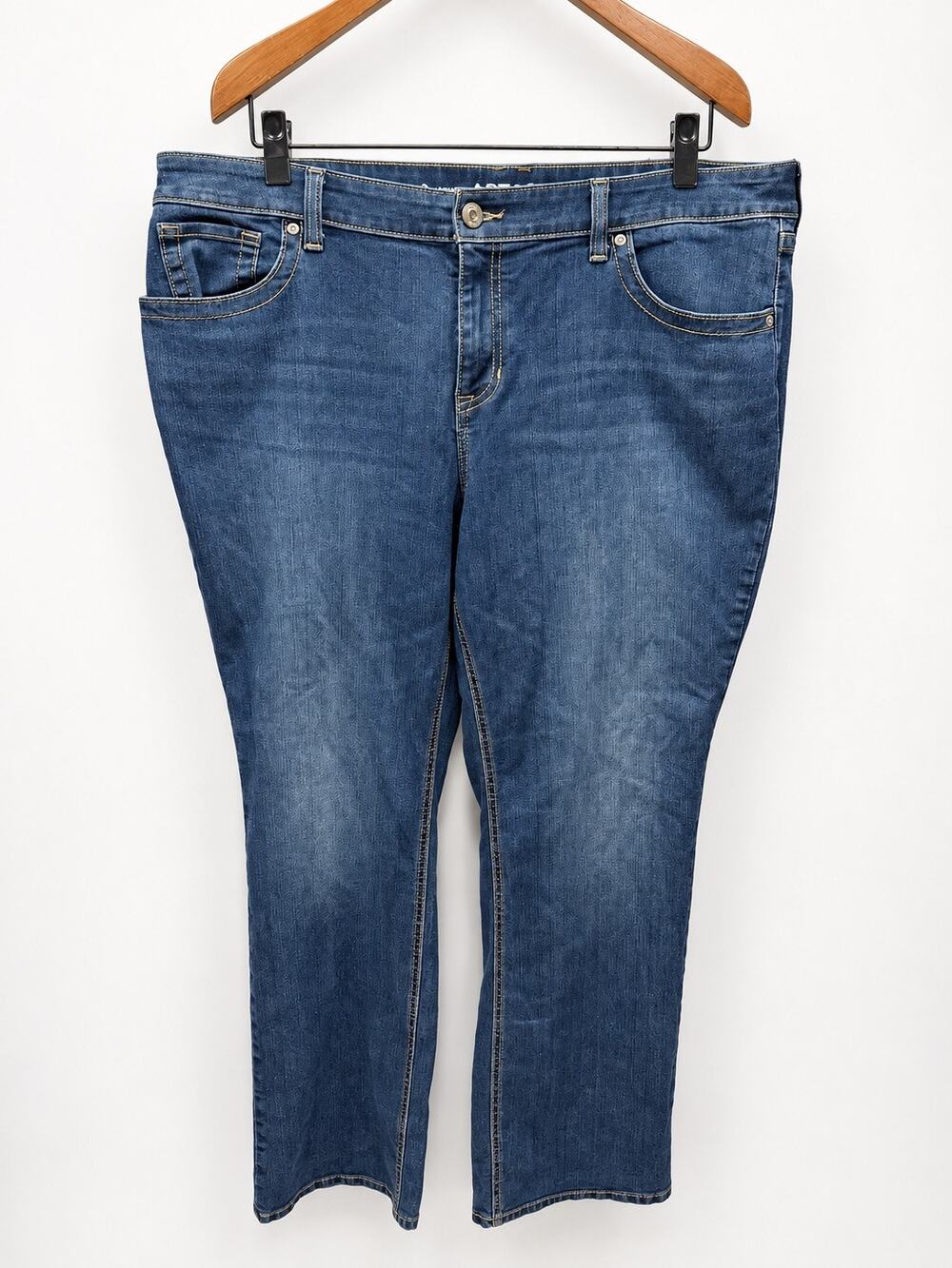 Apt 9 Women’s Jeans Boot cut Size 18W # Bag 44